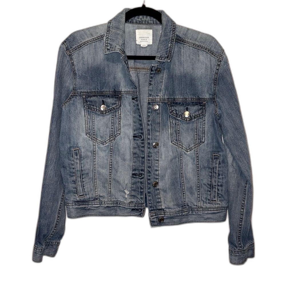 American Eagle distressed jeans jacket small